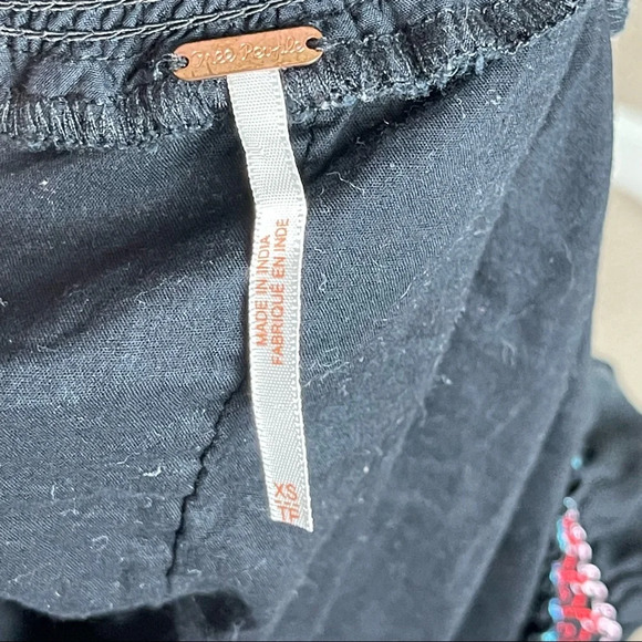 Free People Sunbeams Black Embroidered Off Shoulder BohoFestival Minidress Sz XS - Picture 11 of 12